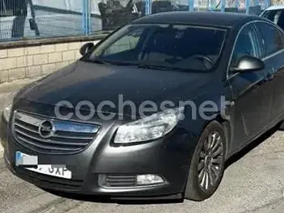 Usado Opel Insignia Essentia 130 CV (95 kW) 2010 Negro Berlina