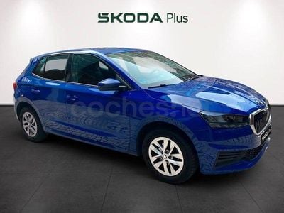 Usado Skoda Fabia Active 95 CV (69 kW) 2022 Azul Utilitario