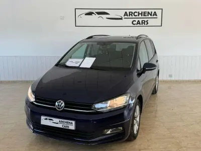 Usado VW Touran Advance 116 CV (85 kW) 2016 Azul Monovolumen