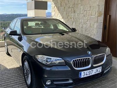 Usado BMW 520 Comfort Edition 190 CV (139 kW) 2016 Gris / plata Berlina