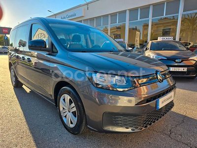 Usado VW Caddy Maxi 122 CV (89 kW) 2023 Gris / plata Monovolumen
