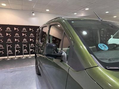 Usado Citroën Berlingo 100 CV (73 kW) 2024 Verde Monovolumen