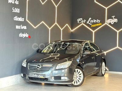 Usado Opel Insignia Selective 130 CV (95 kW) 2011 Gris / plata Berlina