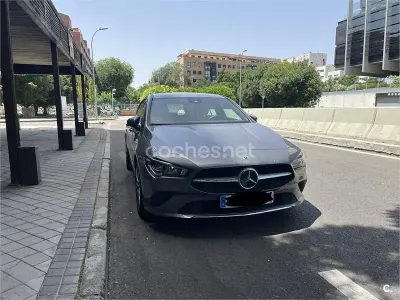 Usado Mercedes CLA220 Shooting Brake 190 CV (139 kW) 2022 Gris / plata Familiar
