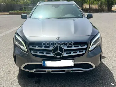 Usado Mercedes GLA200 136 CV (100 kW) 2018 Gris / plata SUV