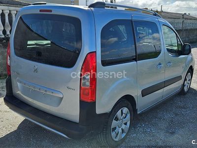 Usado Peugeot Partner Tepee Outdoor 90 CV (66 kW) 2009 Gris / plata Monovolumen