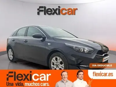 Usado Kia Ceed 136 CV (100 kW) 2023 Gris Utilitario