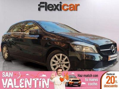 Usado Mercedes A180 AMG line 109 CV (80 kW) 2017 Negro Berlina