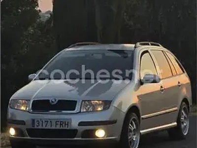 Usado Skoda Fabia Comfort 101 CV (74 kW) 2007 Gris / plata Familiar