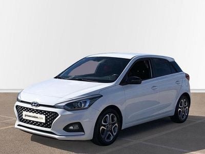 Usado Hyundai i20 100 CV (73 kW) 2019 Blanco Utilitario