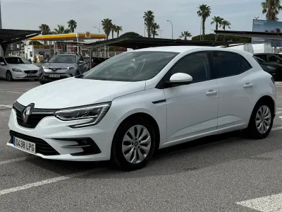 Usado Renault Mégane II Life 115 CV (84 kW) 2021 Blanco Berlina