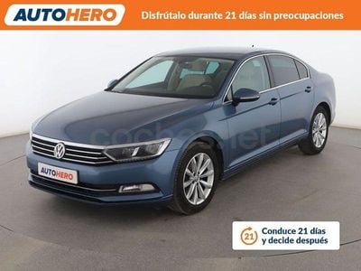 Usado VW Passat Advance 150 CV (110 kW) 2016 Azul Berlina