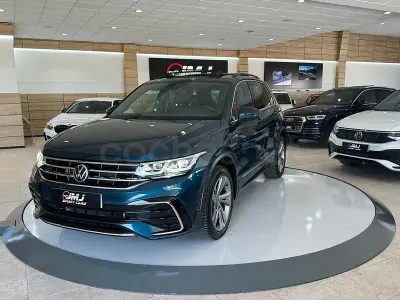 Usado VW Tiguan R-line 200 CV (147 kW) 2021 Azul SUV
