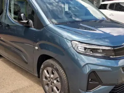 Novo Opel Combo 101 HP (74 kW) 2026 Azul Monovolume