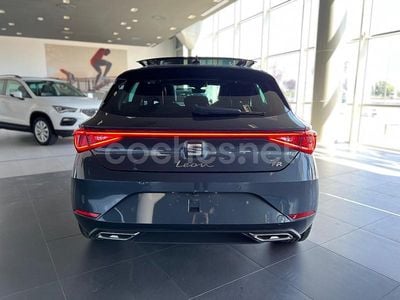 Gris / plata Nuevo 2025 Seat Leon FR Berlina | 25.700 € (Precio justo)