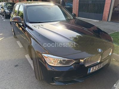 Usado BMW 318 143 HP (105 kW) 2015 Azul Carrinha