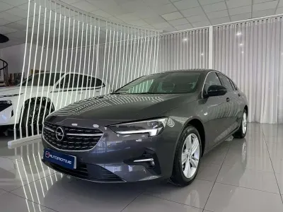 Usado Opel Insignia Business 121 CV (88 kW) 2023 Gris Utilitario