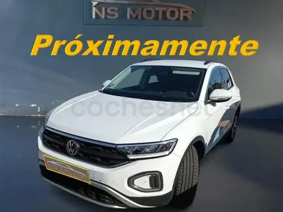 Usado VW T-Roc Life 150 CV (110 kW) 2024 Blanco SUV