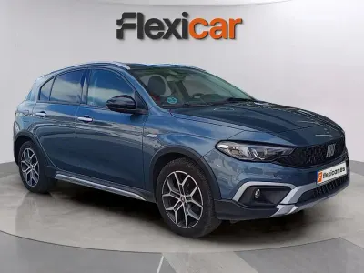 Usado Fiat Tipo Cross 101 CV (74 kW) 2021 Azul Berlina