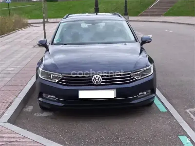 Usado VW Passat Advance 150 CV (110 kW) 2017 Azul Familiar
