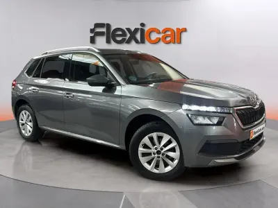 Usado Skoda Kamiq Selection 116 CV (85 kW) 2023 Gris SUV
