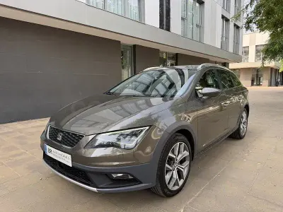 Usado Seat Leon 4Drive 150 CV (110 kW) 2015 Marrón Familiar