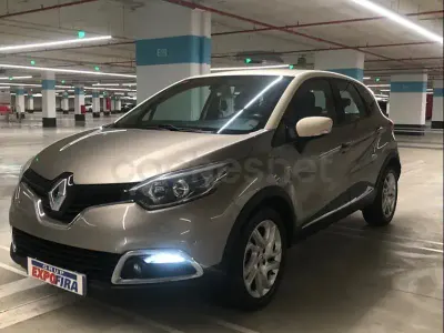 Usado Renault Captur Intens 120 CV (88 kW) 2015 Beige SUV