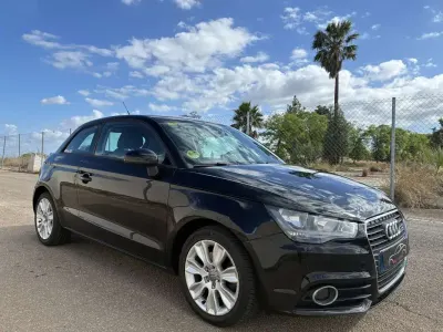 Usado Audi A1 Attraction 105 CV (77 kW) 2011 Negro Utilitario