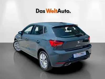 Usado Seat Ibiza FR 115 CV (84 kW) 2025 Azul Utilitario