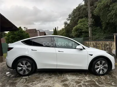 Usado Tesla Model Y RWD 250 kW (340 CV) 2023 Eléctrico SUV