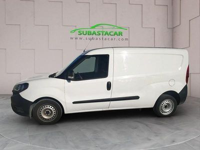 Usado Fiat Doblò 106 CV (77 kW) 2021 Blanco Monovolumen