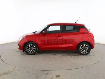 Usado Suzuki Swift 83 CV (61 kW) 2022 Granate Utilitario