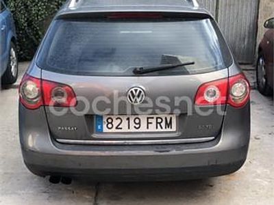 Usado VW Passat Advance 170 CV (125 kW) 2007 Gris / plata Familiar