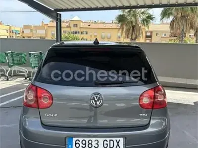 Usado VW Golf VI Highline 105 CV (77 kW) 2008 Gris / plata Utilitario