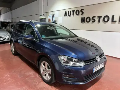 Usado VW Golf VII Business 110 CV (80 kW) 2016 Azul Familiar