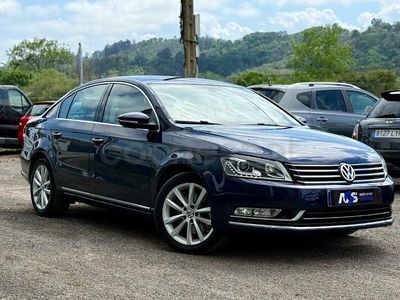 Begagnad VW Passat Highline 140 HK (102 kW) 2013 Blå Sedan