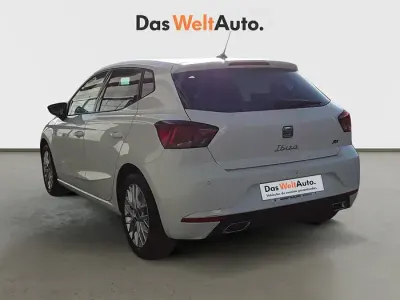 Usado Seat Ibiza FR 115 CV (84 kW) 2025 Blanco Utilitario