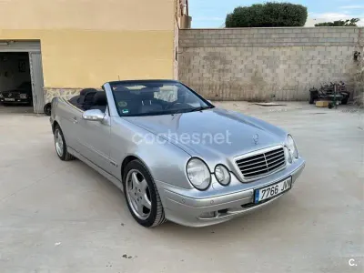 Usado Mercedes CLK320 Avantgarde 218 CV (160 kW) 2003 Gris / plata Descapotable