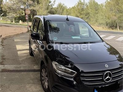 Usado Mercedes T180 116 CV (85 kW) 2022 Negro Monovolumen