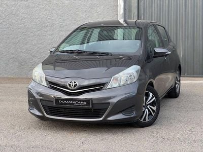 Usado Toyota Yaris Live 90 CV (66 kW) 2012 Gris / plata Berlina