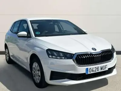 Usado Skoda Fabia Active 80 CV (58 kW) 2023 Blanco Utilitario