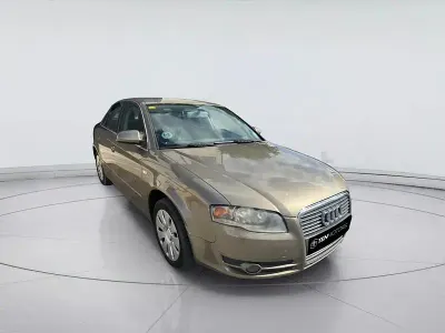Usado Audi A4 Ambiente 115 CV (84 kW) 2007 Gris / plata Berlina