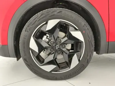 Usado Renault Captur Techno 100 CV (73 kW) 2025 Rojo SUV