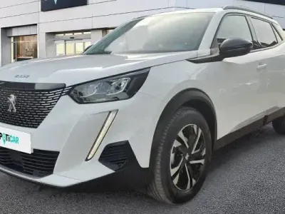 Usado Peugeot 2008 Allure 102 CV (75 kW) 2023 Blanco SUV