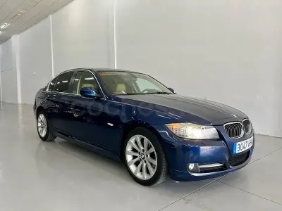 Usado BMW 318 Luxury Line 143 CV (105 kW) 2011 Azul Berlina