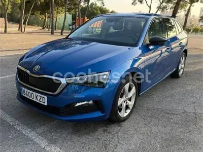 Usado Skoda Scala Sport 115 CV (84 kW) 2019 Azul Utilitario