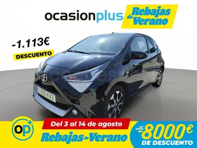 Usado Toyota Aygo X-play 72 CV (52 kW) 2019 Negro Utilitario