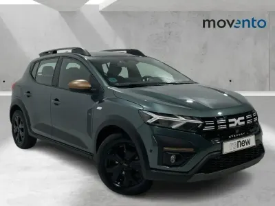 Käytetty Dacia Sandero Extreme 110 HP (80 kW) 2024 Vihreä Sedan