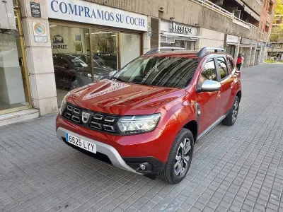 Usado Dacia Duster Comfort 100 CV (73 kW) 2022 Granate SUV