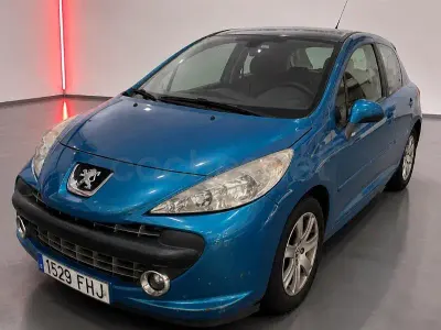 Usado Peugeot 207 110 CV (80 kW) 2007 Azul Berlina